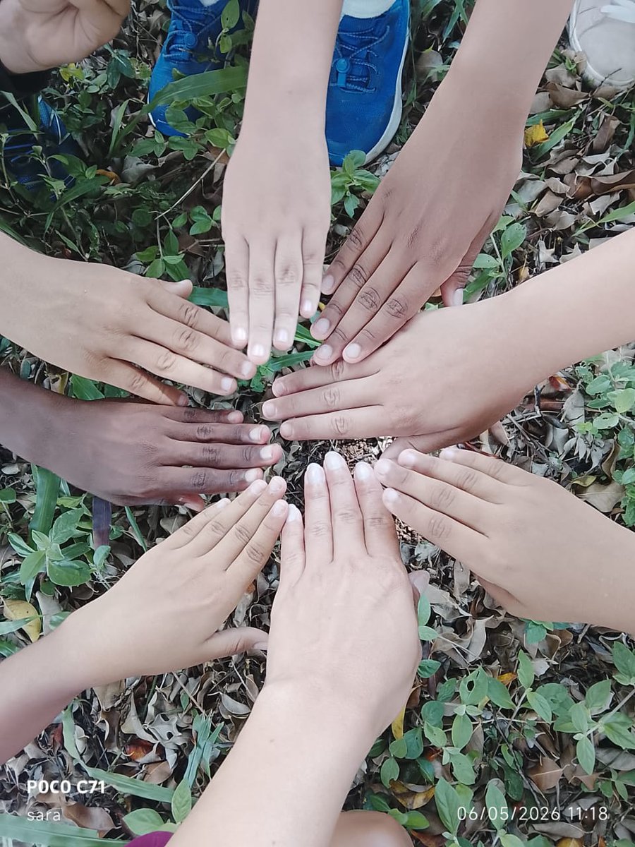 aylincita86's tweet photo. En el proyecto https://t.co/0mvVrHgHwQ de la @universidad_uci se honra a #JoséMartí cada día. 
"Para los niños trabajamos porque los niños son los que saben querer, los niños son la esperanza del mundo" @AilecGranda @tlestrada_UCI @gejimenez84 https://t.co/b446RmIvpP