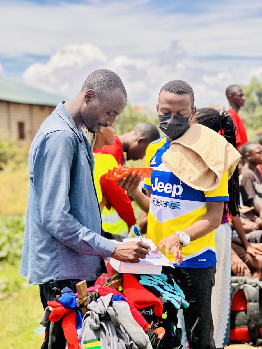 RonnieReagan24's tweet photo. 🚨Demand generation for #SRHR services among young people requires deliberate efforts of reaching them at the last mile.
📌The #Youth2Youth approach ensures that we deliver critical #SRHR services in a #YouthFriendly environment.
#HealthHabits
#YouthCan https://t.co/Ne1FygDb7p