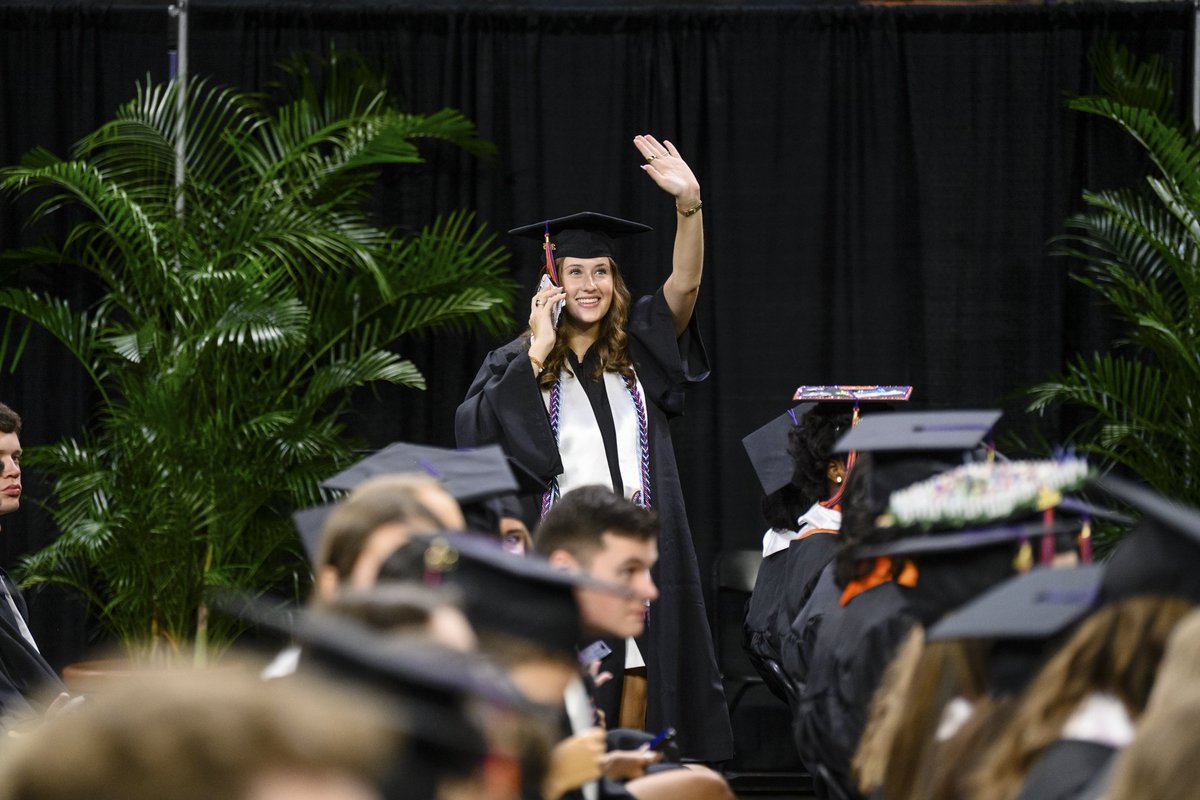 ClemsonUniv's tweet photo. It’s a big day for these Tigers! 🎓 https://t.co/qnU53ntw80