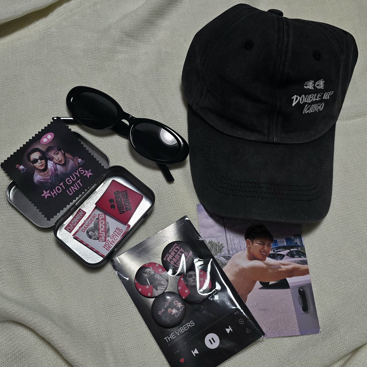 406cart's tweet photo. #TheVibers 🩷🖤 https://t.co/LLymMvNYgK