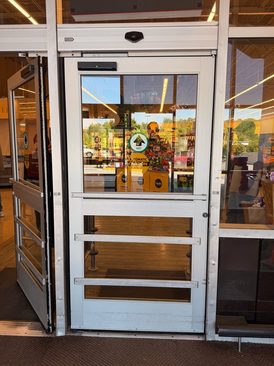 OptexAmerica's tweet photo. A solid full-energy automatic door setup using the ELITE PRO and the Reaction Two.

Together, these two are a dynamic duo that keep your full-energy applications operating safely and efficiently.

Learn more about the ELITE PRO: https://t.co/fO1myAaGNm

#OPTEX #sensing https://t.co/lGqej2cZxd