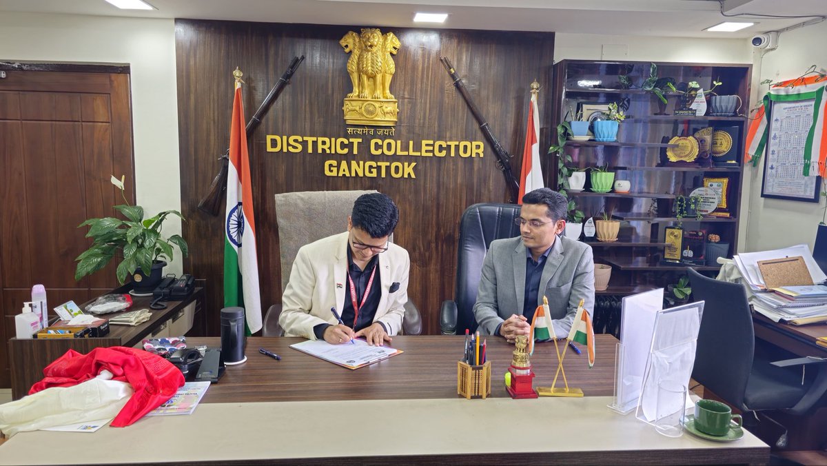 dmgtksk's tweet photo. Mr Rohan Agawane, IAS, has officially assumed charge as the District Collector, Gangtok, with effect from today. https://t.co/yN8xHLpAul