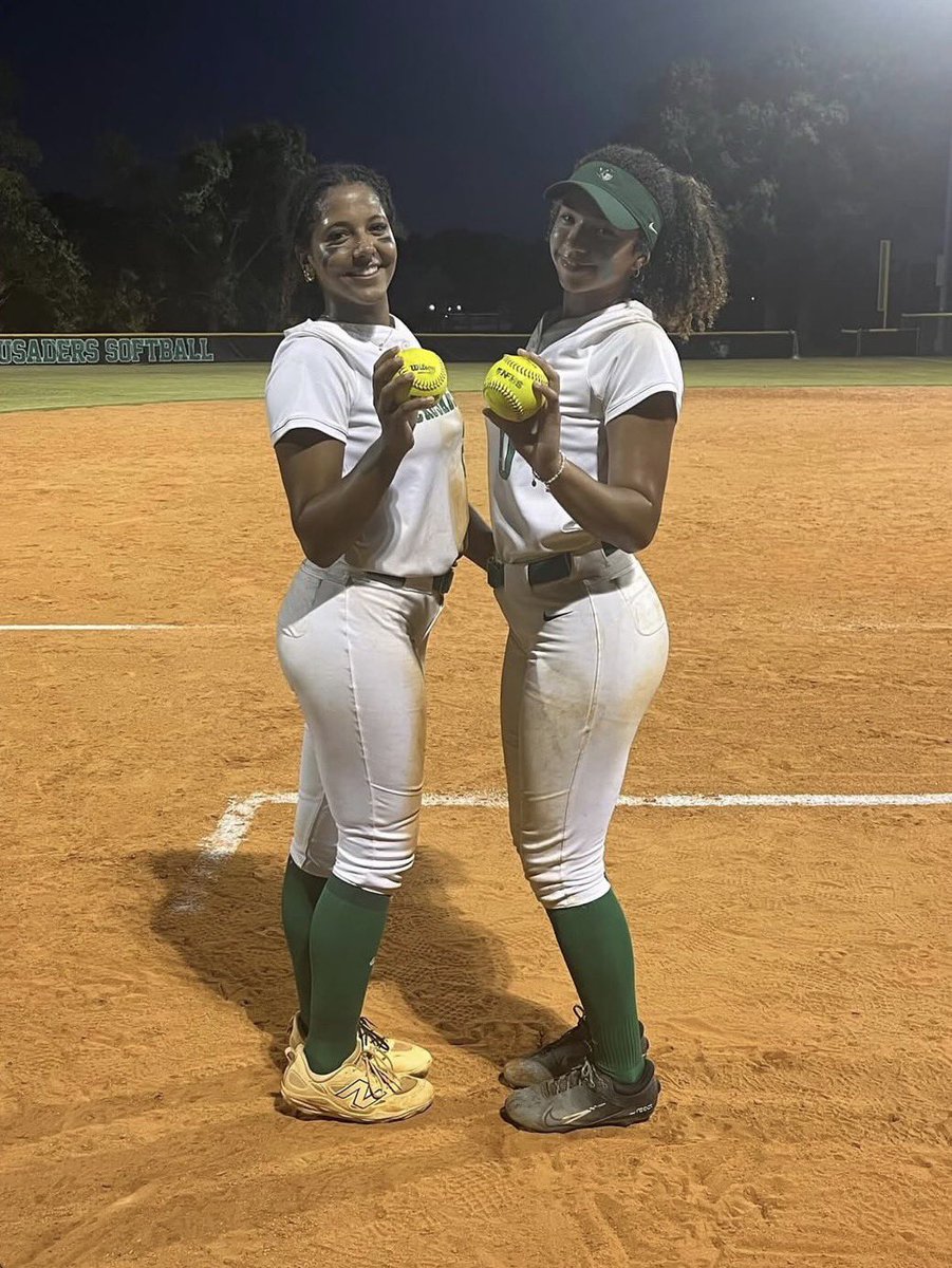 jadarae2028's tweet photo. Headed to the regional semifinals after my teams 12-2 win over cardinal Mooney!! Ending the game with a bomb💣🔥 @LadyDukesBurden @CoachTonyBurden https://t.co/rwKvseY1Md