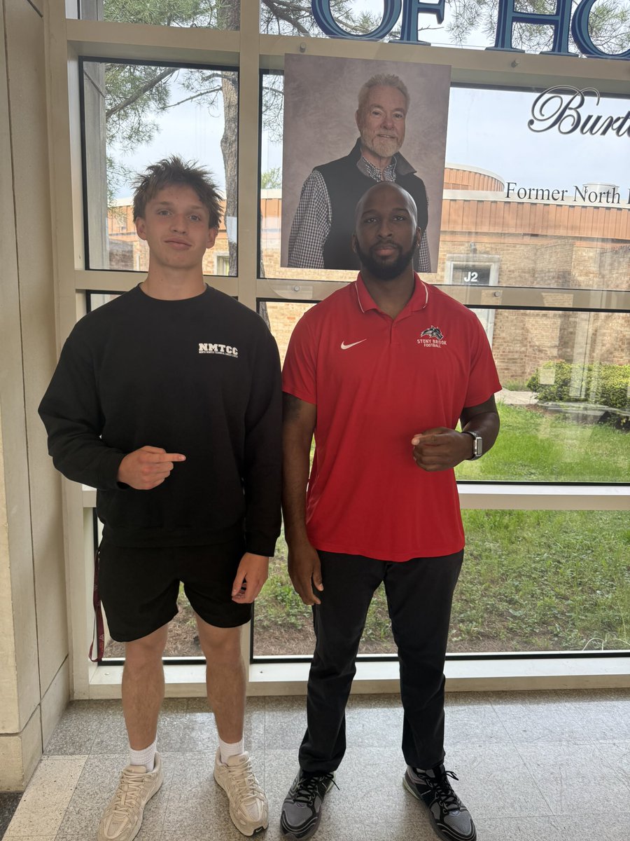 JacobGarrett27's tweet photo. Thank you @CoachHamm17 for the visit!! Great conversation. @StonyBrookFB @NPHSKnights
@NorthPennKnight https://t.co/pJZBNd1Qzo