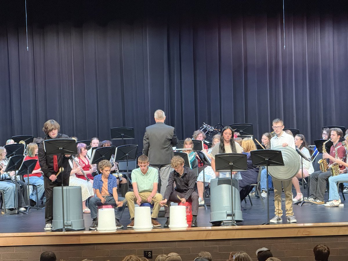 circlevillecms's tweet photo. 🪊 🪈 CMS Band Concert 🎺 🎷 https://t.co/82z0NJr8nJ