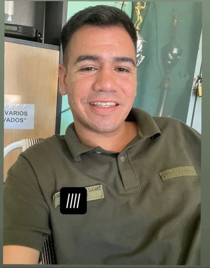 HALLARON A UN GENDARME MUERTO EN SALTA

Gustavo Daniel Aquino, de 28 años y oriundo de Formosa, fue hallado sin vida en su vivienda del barrio TGN de la ciudad salteña de Tartagal. Sus compañeros del Escuadrón 54 fueron a buscarlo luego de que no se presentara a trabajar y dieron