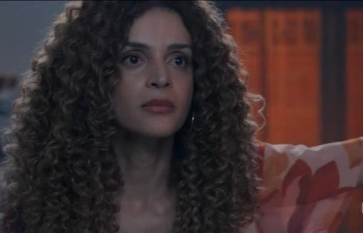 Carla Bittencourt critica absolvição de homens em #TrêsGraças 

“Era uma trama sobre mães, filhas e avós atravessadas pela dor, mas também pela resistência. E, durante boa parte da novela, isso funcionou muito bem. Foram elas (Gerluce, Lígia, Joélly, Viviane etc) que sustentaram