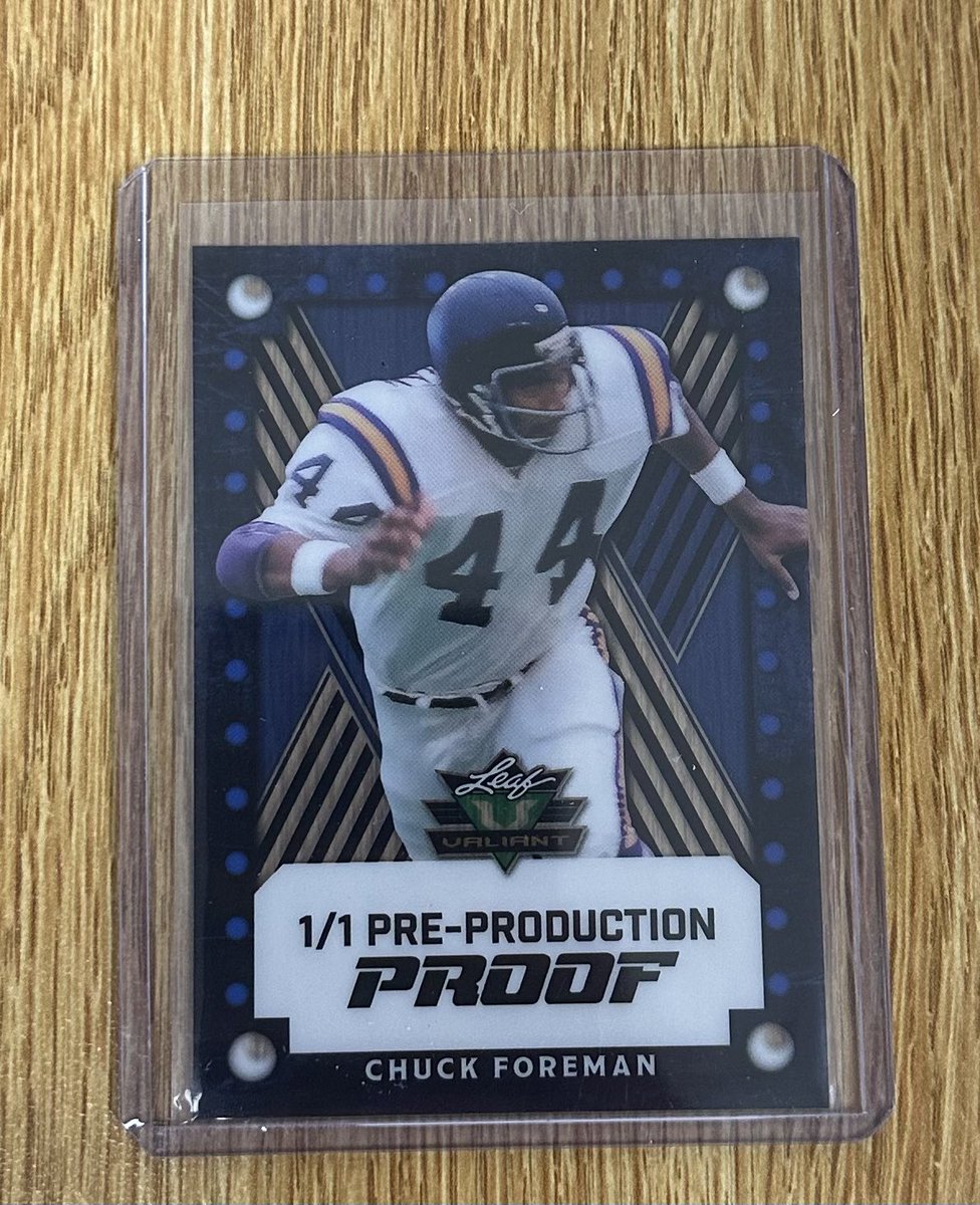 stevehoikkala's tweet photo. 🟣🟡 #Vikings Card Pull of the Day!
None other than @ChuckForeman on the Leaf Valiant 1/1 Pre-Production Proof! 🤩
#SKOL #SpinDoctor https://t.co/ZRhkBj92VL