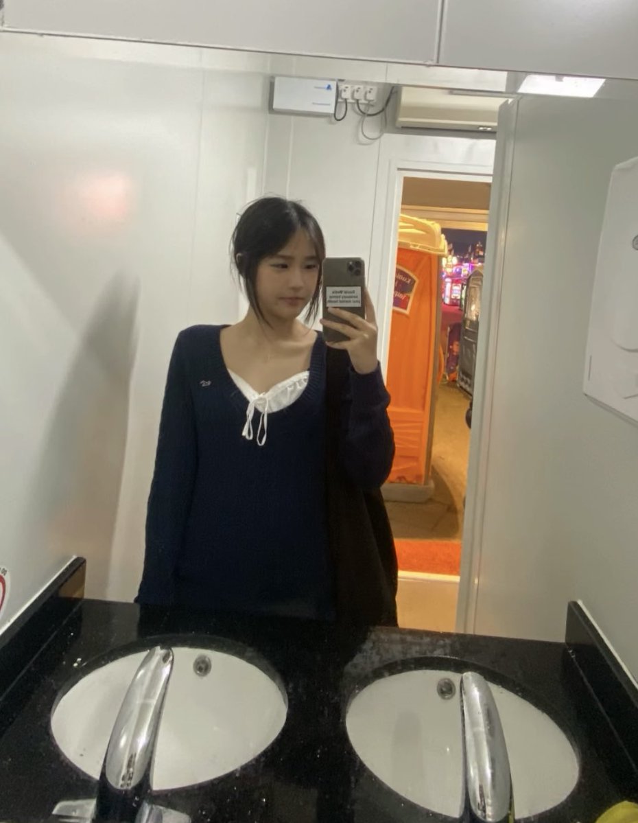 08’s 唔小心凸左粒lin 出嚟 tweet media
