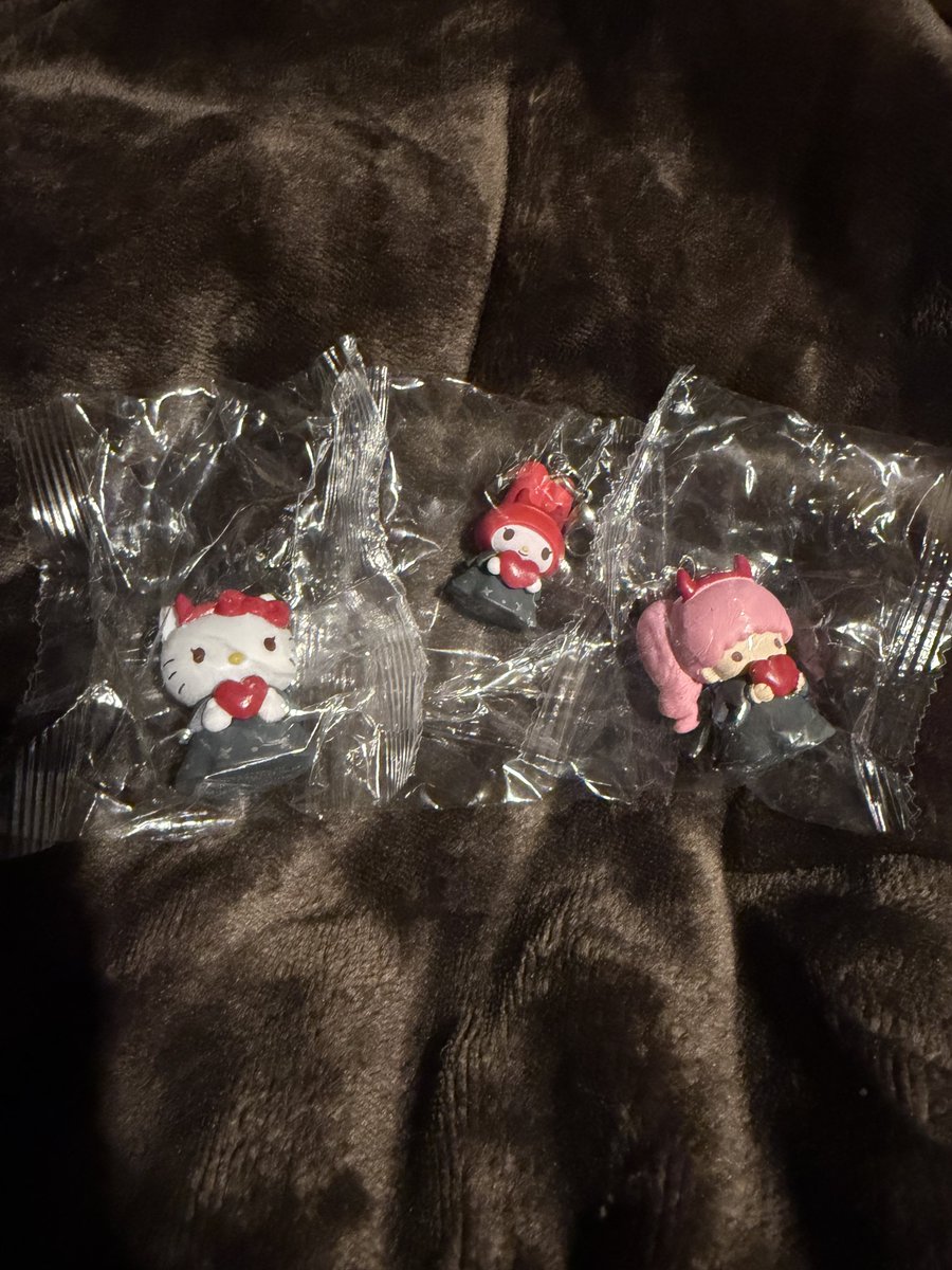 8sSpu's tweet photo. サンリオキャラクターズ はーとのこあくま
カプセルトイ ガチャ 交換

求 クロミ

譲 キティ マイメロ ララ

郵送希望
御心当たりのある方はリプお願いいたします https://t.co/Pi9YQIzVnZ