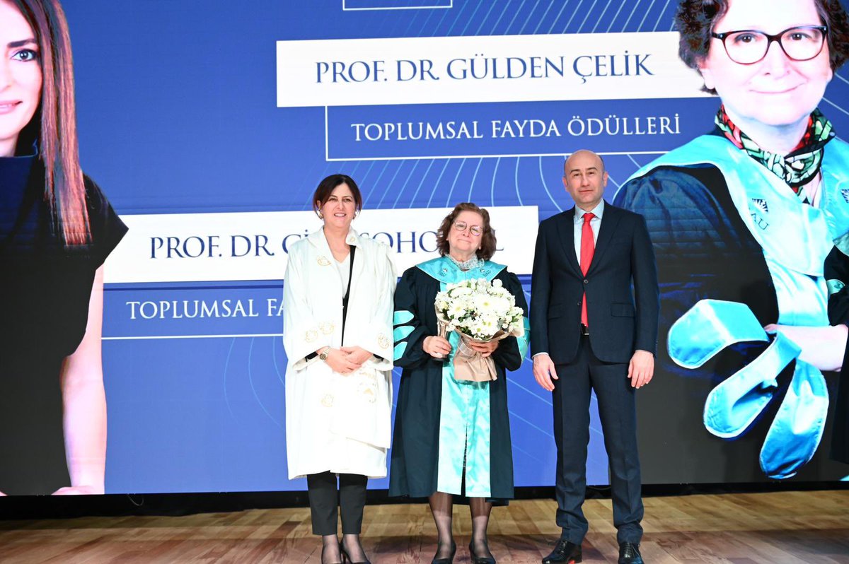 HuseyinYucell's tweet photo. Bilime ışık tutan, insanlığa yön veren kıymetli bilim insanlarımızı “Bilime Saygı Ödülleri”nde ağırlamaktan büyük gurur duyduk.

Bilimin, aklın ve üretimin rehberliğinde ülkemizin geleceğine katkı sunan tüm değerli akademisyenlerimizi yürekten kutluyor; emekleriyle yarınlara umut oldukları için teşekkür ediyoruz.

#BilimeSaygı #BahçeşehirÜniversitesi