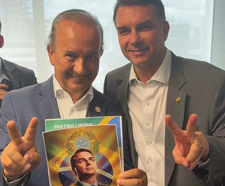 Flávio Bolsonaro cumpre agenda em SC a partir desta sexta-feira.Leia Mais: 
tudoaquisc.com.br/politica/flavi…