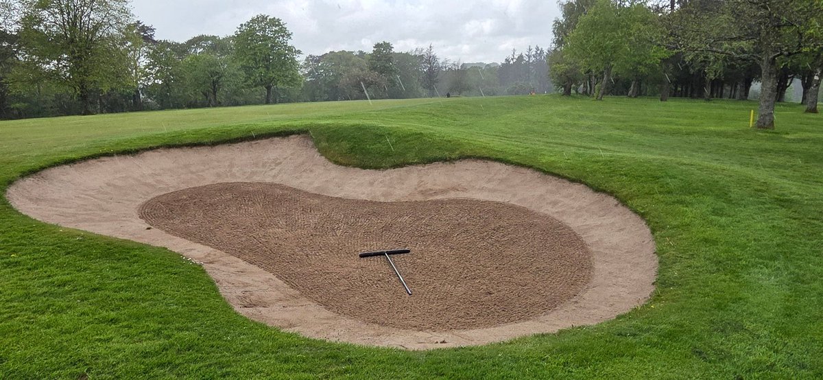 WhitecraigsGolf's tweet photo. Set up for first Brand Putter match underway in between the heavy showers.  Good luck to both teams!! ⛳️🏌‍♂️ https://t.co/oIGL7cv1bz