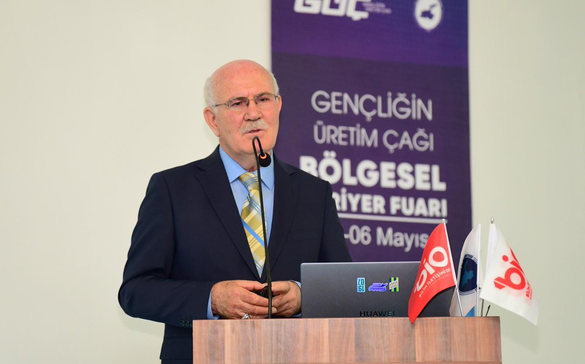 VAN YYÜ tweet media