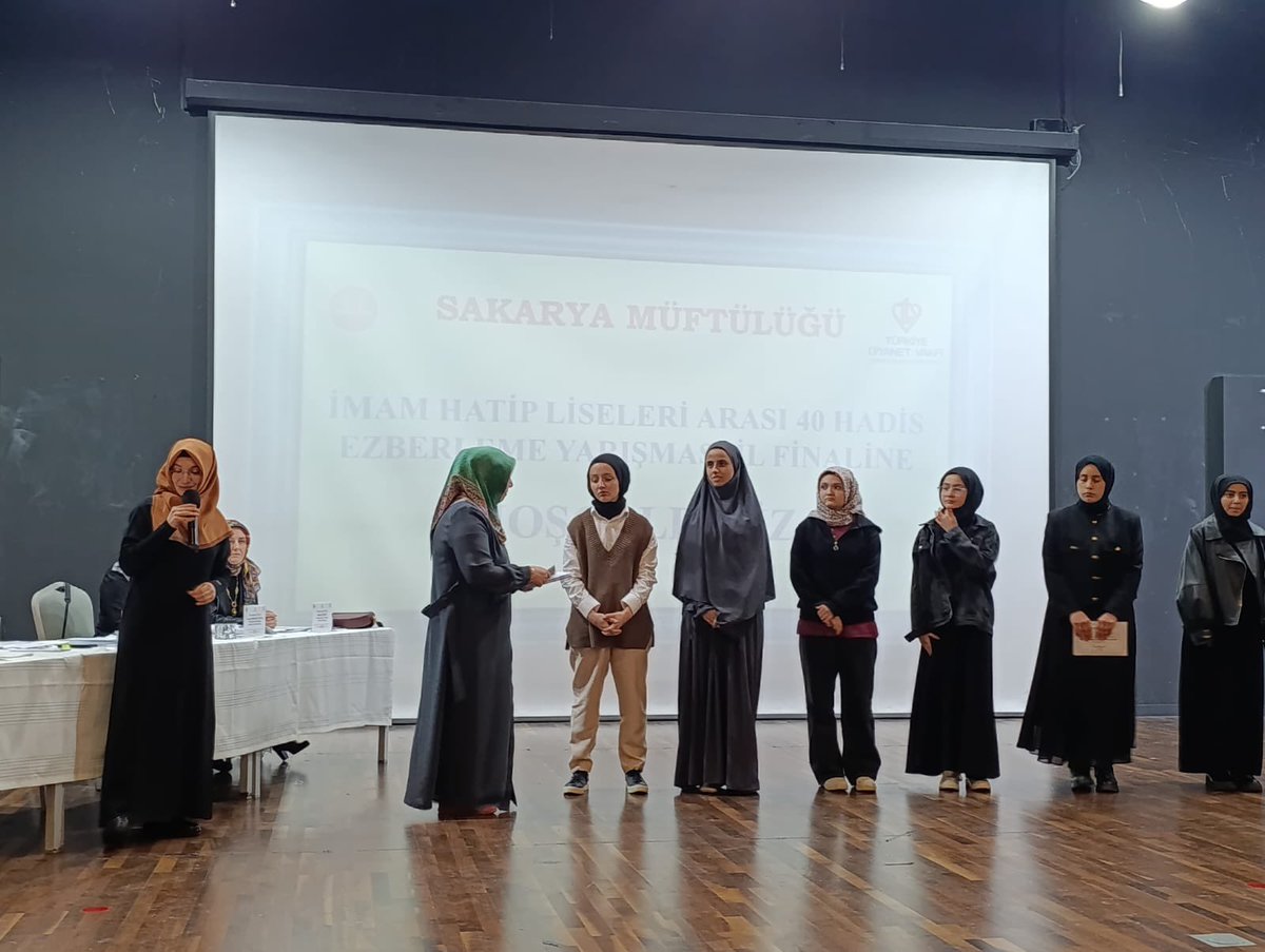 40 Hadis Ezberleme İl yarışmasında Erkekler İl ikincisi olan Kocaali Anadolu İmam Hatip Lisesi öğrencimiz Eyad Abouzeid‘i ve Kızlar İl Dördüncüsü olan öğrencimiz Ceylan Nisa Muslu’yu danışman öğretmenlerini ve okul idaremizi tebrik ederiz.

<a href="/tcmeb/">Millî Eğitim Bakanlığı</a> 
<a href="/sakaryamem/">Sakarya İl Millî Eğitim Müdürlüğü</a> 
<a href="/coskunbakirtas/">Coşkun BAKIRTAŞ</a>