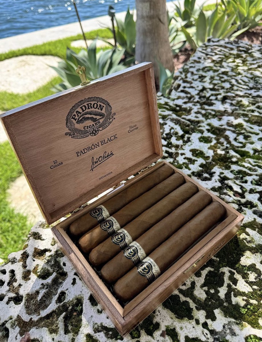 CigarGod tweet media