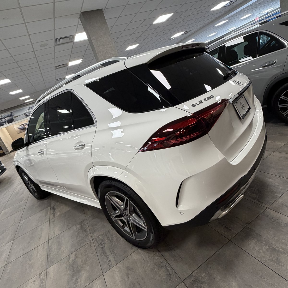 MBFairfield's tweet photo. Power meets refinement in the Mercedes-Benz GLE 580. With a handcrafted interior and a dynamic V8 performance, this SUV delivers strength, comfort, and confidence in every mile. https://t.co/iPpCF3YEsC #GLE580 #MercedesBenzOfFairfield #MercedesBenzGLE580 https://t.co/sSI4zAjNBW