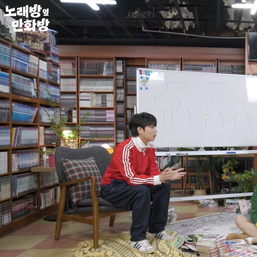 analogggggggggg's tweet photo. 나만 치이는거 아니지…저렇게 앉는거 ㅂㅊ https://t.co/fAWBRNsEN6