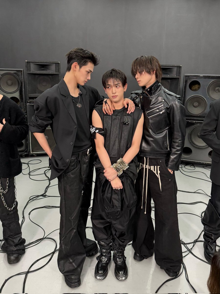 cori ★ tweet media