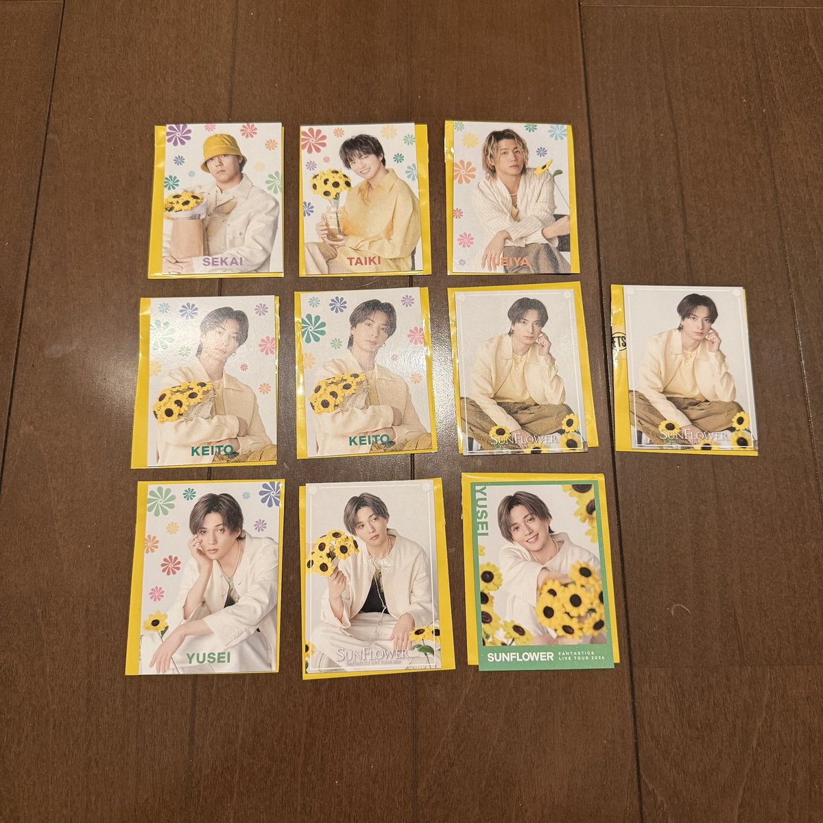 ntnt_sh's tweet photo. SUNFLOWER ︎︎FANTASTICS ︎︎LIVE TOUR 2026 ︎︎ファンタ ︎︎フォトカ ︎︎交換 

譲 ︎︎世界 ︎︎佐藤 ︎︎瀬口 ︎︎木村 ︎︎八木

求 ︎︎澤本・堀(シクレ) > 澤本(ノーマル) > 買取

シクレ特に求めているためn:1可能です。
5/17 DayDay.でのお手渡し希望。
お気軽にお声掛けください。 https://t.co/cdSvfYivac