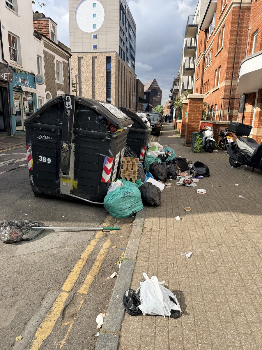 ODT76's tweet photo. Come on Brighton council…disgrace https://t.co/ODGXEe9M0M
