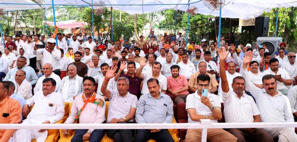 Nayab Saini tweet media