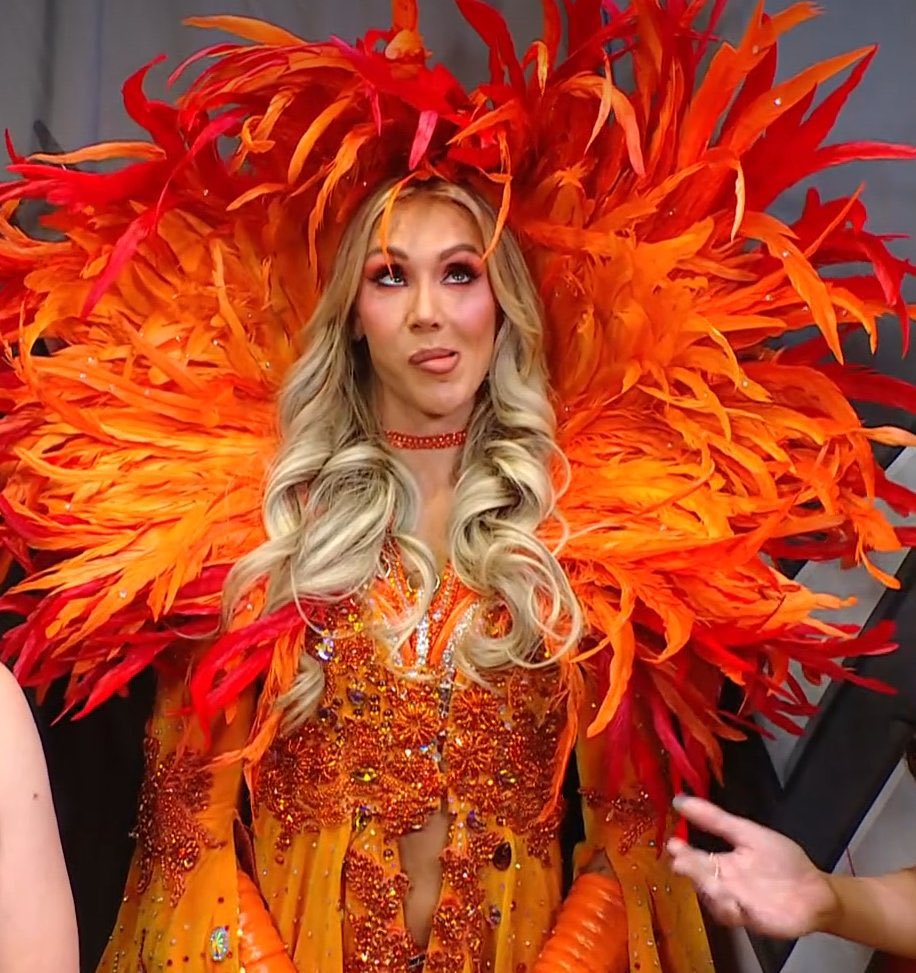 Charlotte Flair tweet media