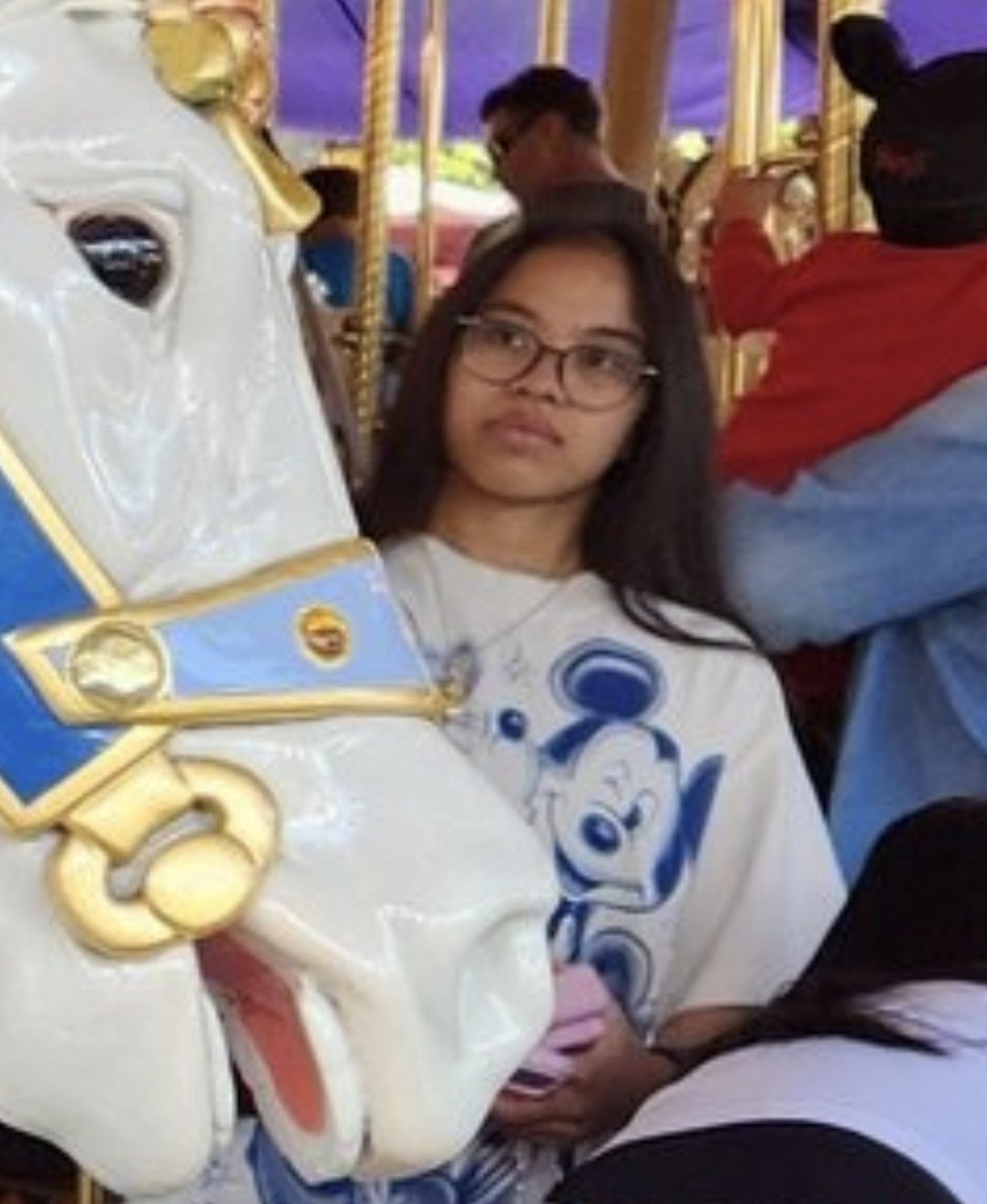 transceiverfreq's tweet photo. @lucahjin Omg that face.. 😂 https://t.co/RvlwsoyDVx