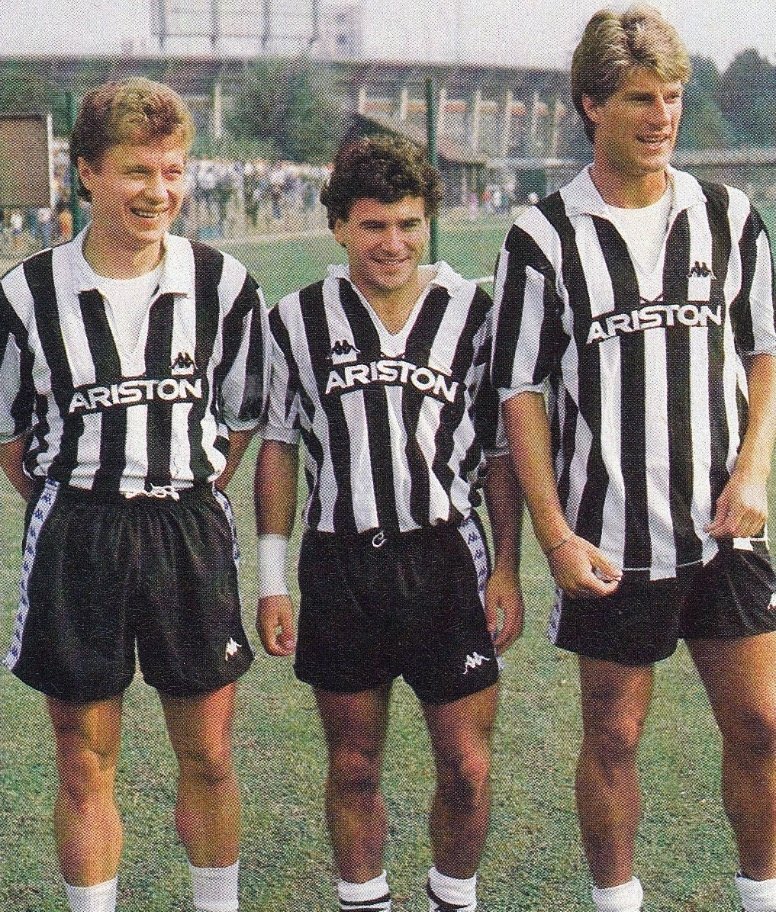 VintageFootballTV tweet media