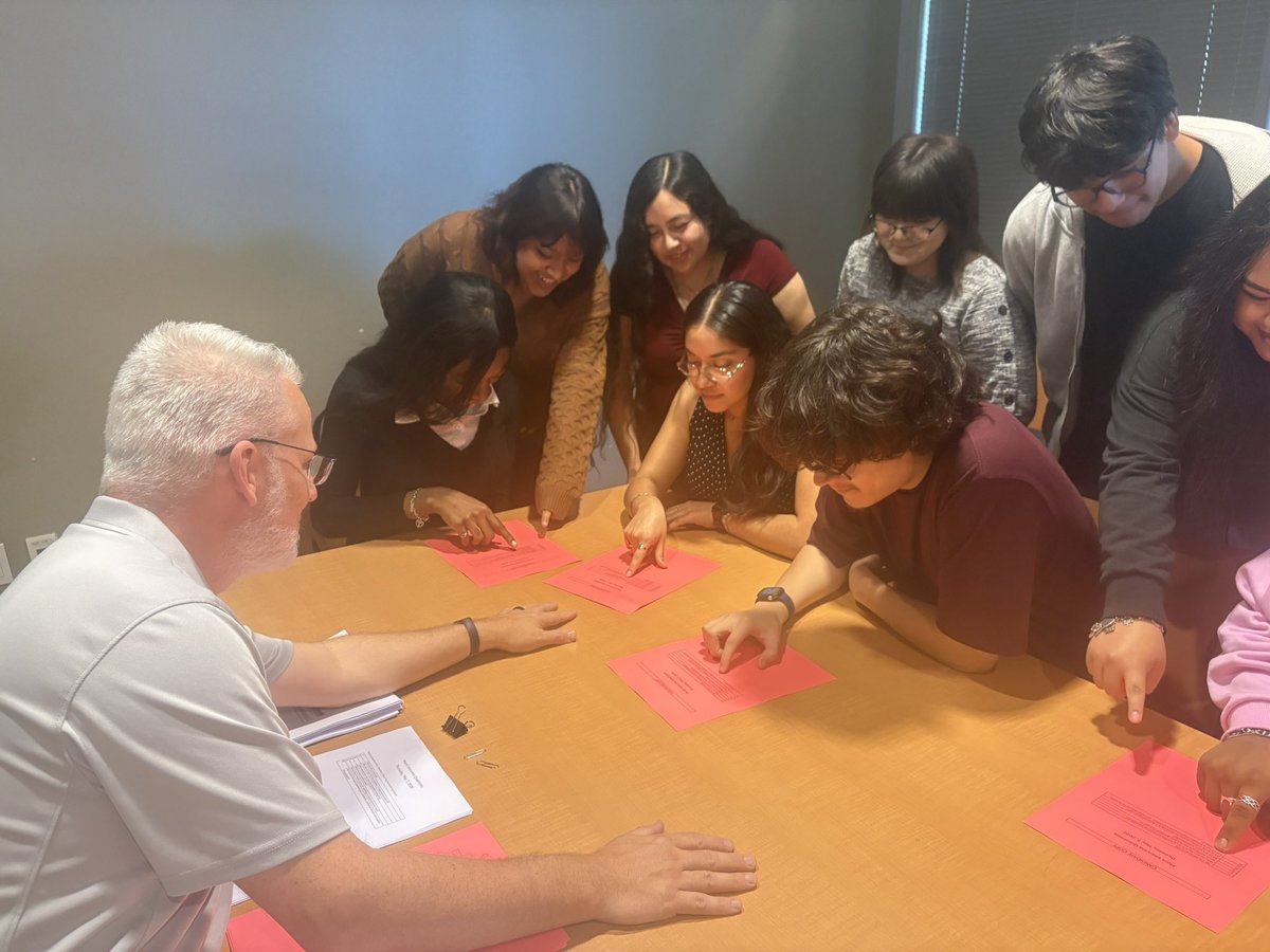 jbeth81's tweet photo. Today our Talent Acquisition team met with students that are part of the Education pathway at Houston ISD. They shared information with them about Teacher Assistant positions they may be qualified for, completed fingerprinting and conducted mock interviews. #TeamHISD https://t.co/KbeipqjOpw