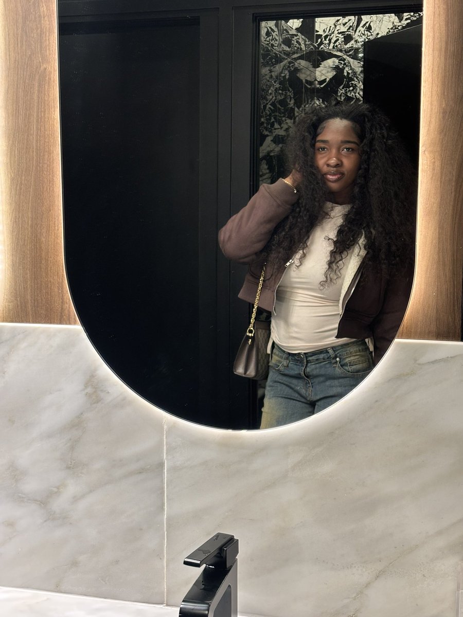 Samaria1x's tweet photo. Ain’t nothing like a Detroit woman. 😗🤎 https://t.co/eeNNJOiaDu