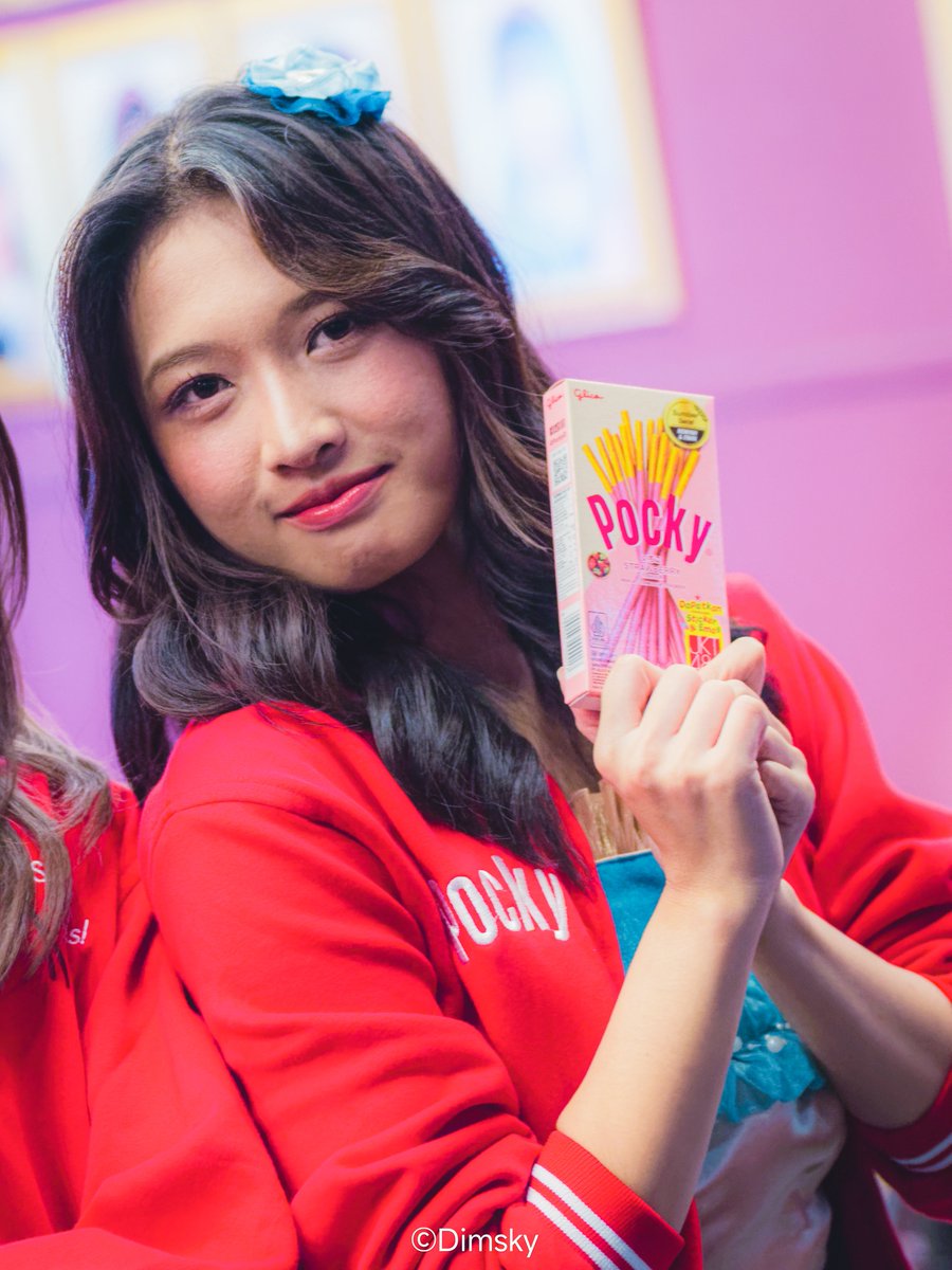 07.05.2026 | Onyill lucukk w/ Pocky Strawberry🍓

<a href="/C_OnielJKT48/">onyil🤓</a> at Booth Special Show JKT48 with Pocky. 

#DimSnapshot