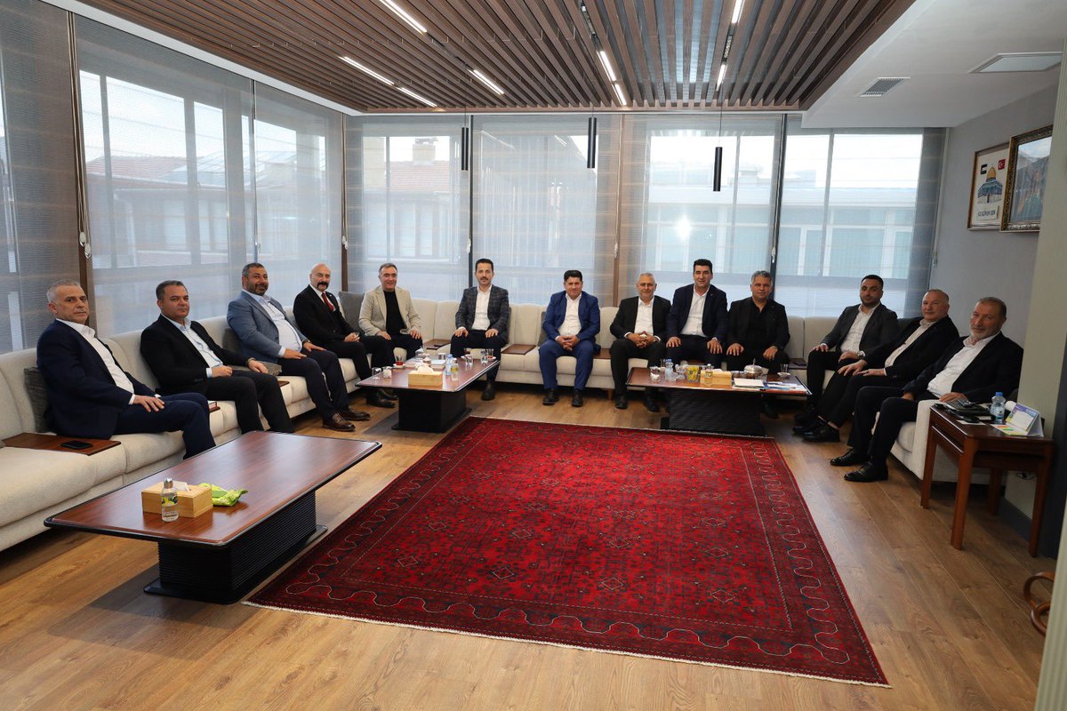 OzGuven_Sen's tweet photo. İSTANBUL ŞUBELERİMİZDEN GENEL MERKEZİMİZE ZİYARET

➡️ https://t.co/5NJw5Ve9vO https://t.co/VlGQwug22a