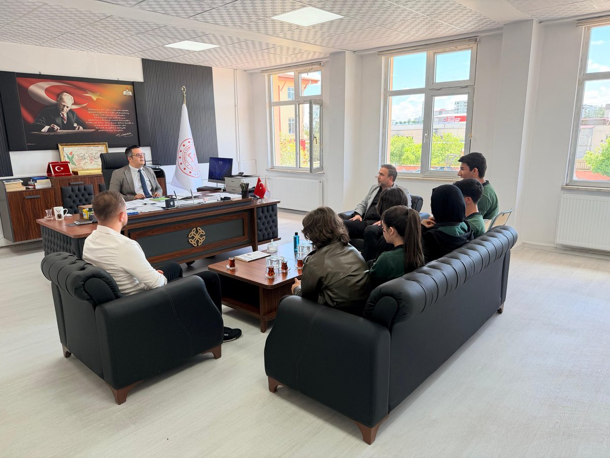 cinar_al's tweet photo. Okulumuz, Liseler Arası İngilizce Tiyatro Yarışması yarışmasında “En İyi Performans” kategorisinde il ikincisi olmuştur. Müdürümüz Sayın Yusuf GÜZEL’in bizlere göstermiş oldukları ilgi ile desteklerinden dolayı kendilerine teşekkür ederiz. @Z_Erdogan53 @sadoglu_salih  @ysfgzl0 https://t.co/ZaIeZpyR61