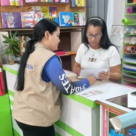 SucreSabates's tweet photo. #Entérate | Nuestros fiscales avanzan con la verificación de deberes formales tributarios en comercios de los municipios Bermúdez y Sucre. 

@NicolasMaduro 
@sucregobierno

#SomosSABATES🇻🇪💙 https://t.co/KASSznYG8C