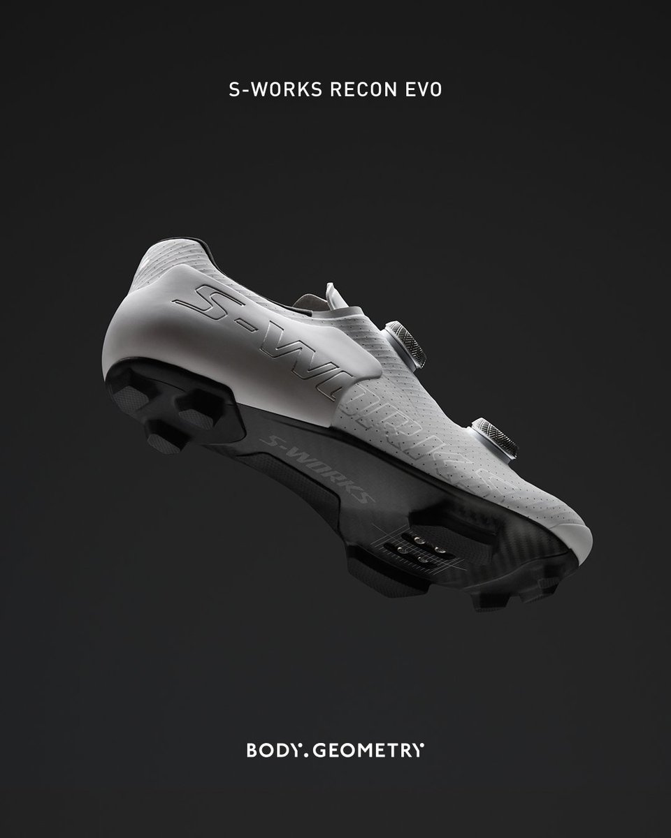 completecyclist's tweet photo. Fastest in the Dirt
The new S-Works Recon EVO is here. Our patented PowerHug closure delivers a secure, slipper-like fit, while Body Geometry design and instant power transfer drive speed. A grippy outsole and BOA® dials add precision. Born from Recon + Ares. Built for you. https://t.co/UgAaudkOll