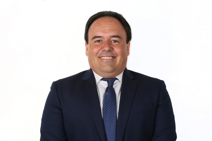SerraSueca's tweet photo. I a la teua parella, com és que no li heu pujat el sou 25 euros mensuals com als professors? 
#LaLlenguaNoEsToca #SíAlValencià https://t.co/l53CWPIEM3