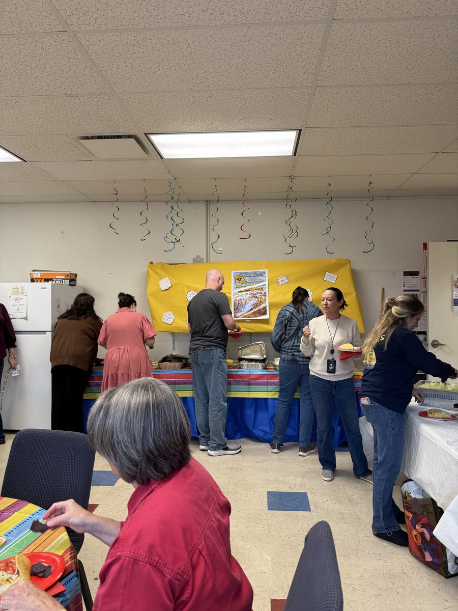 CHeightsMiddle's tweet photo. CHMS would like to say a special thank you to Brittany Nichols and Repairs 4 You for today’s taco bar.  Everyone loved it!  Thank you Trader Joe’s for the chips and salsa! https://t.co/T4iCohqo8M