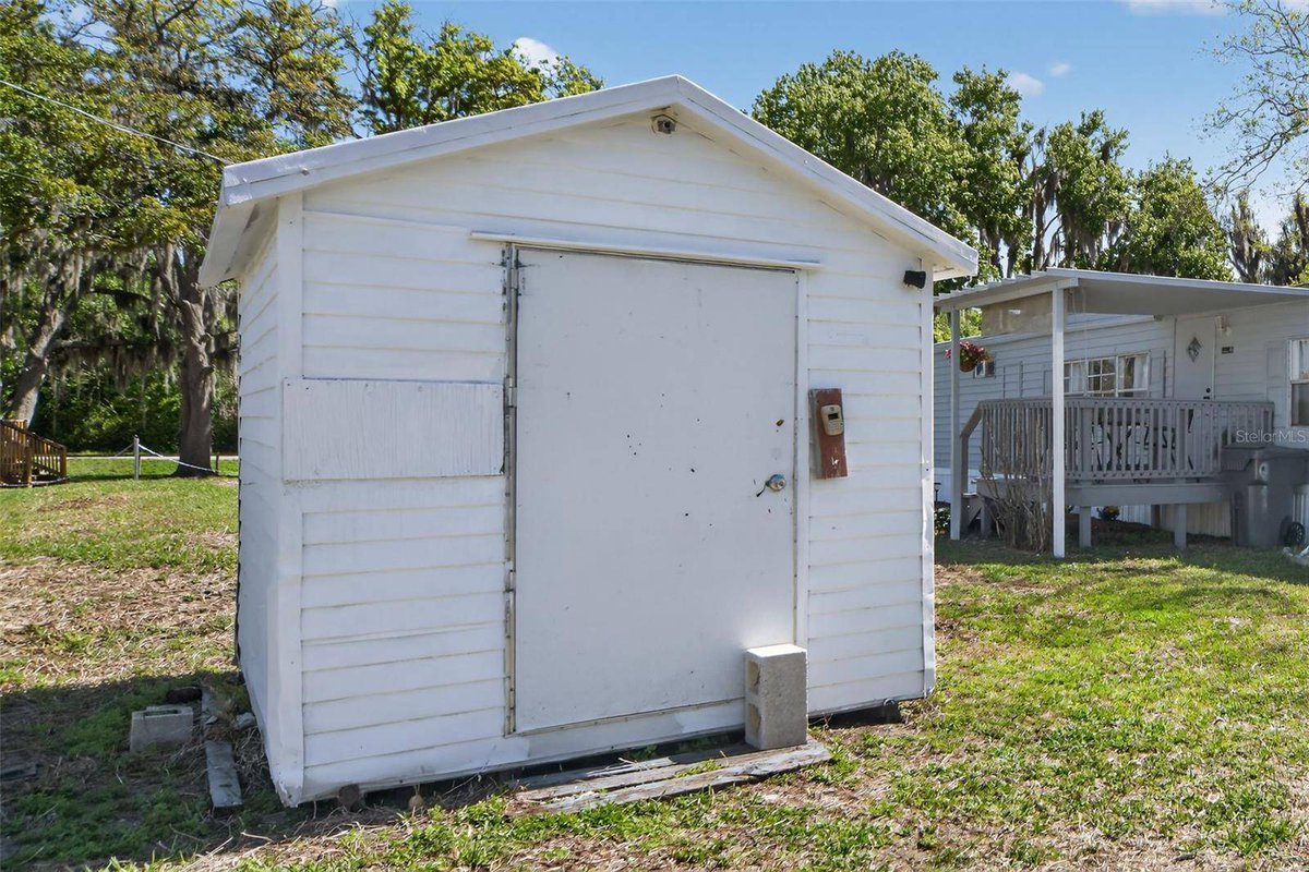 ThatManSoto's tweet photo. ✨ Waterfront Escape! ✨

Move-in ready 2-bed home at 2944 PALM CIR, Haines City! New roof, A/C, remodeled kitchen, fresh paint, canal-front deck, direct access to Lake Lowery. Perfect for relaxing or fishing!

Details: https://t.co/c5BRGhITdW

#Fishing 🏡🌊 https://t.co/9yH0LCuDRt