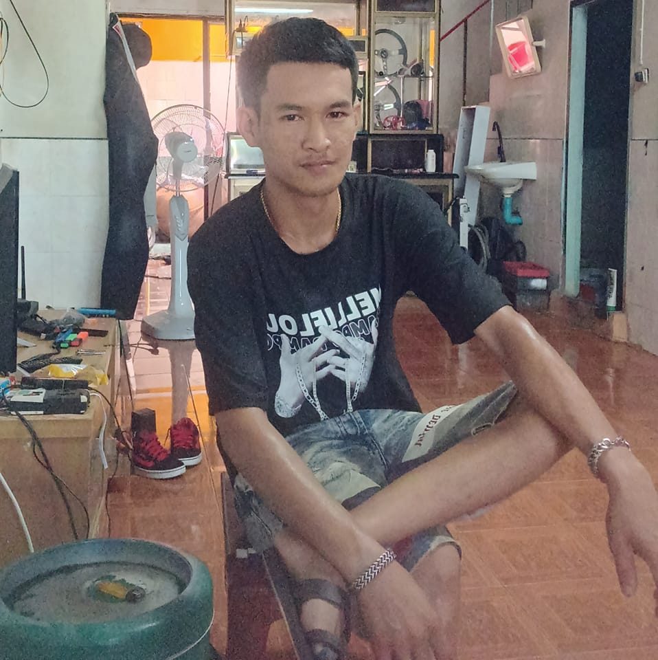 PeeVigo29364's tweet photo. ถ้าเธอเหงา เรายังว่าง ID..peevg181995 https://t.co/dlVyIHDU6r