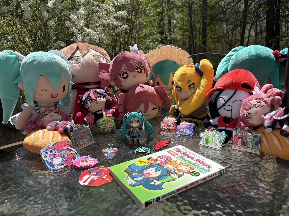 HAPPY MIKU EXPO DAY!!!!

Even though I’m not there, here’s a little photo I took celebrating the connections I’ve made over the past year and a half!!

Even when we’re far apart, I’m always thinking of you all!! 

TO EVERYONE WHO’S GOING… HAVE A WONDERFUL TIME!! 🩵🩵🩵🩵🩵