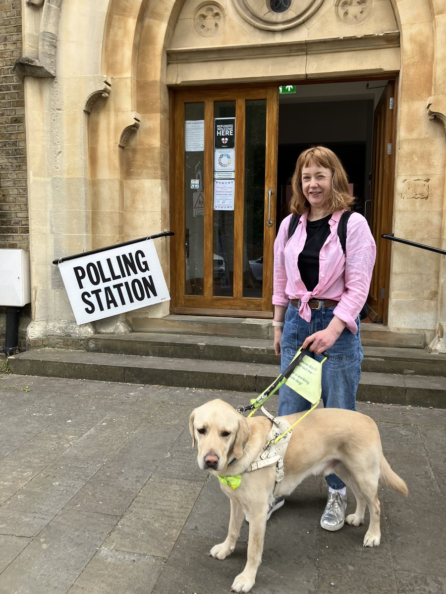LifeWithGDOtto's tweet photo. #DogsAtPollingStations #GuideDogsAtPollingStations https://t.co/SJB6ktoteR