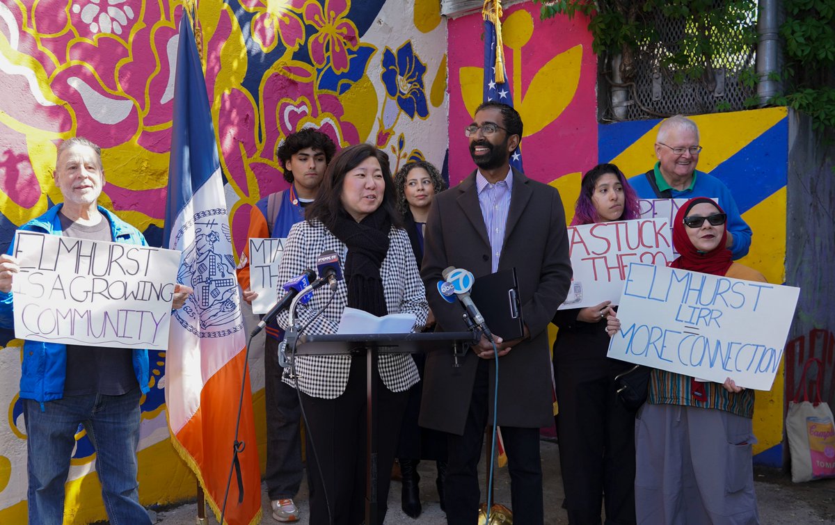 Elmhurst is a historic, vibrant, and diverse immigrant community— but our transit system doesn’t reflect that.

Today I joined <a href="/RepGraceMeng/">Grace Meng</a> and community members to urge the MTA to reopen the LIRR station in Elmhurst.