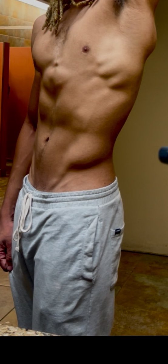 _StarxGaze_'s tweet photo. Miss my abs, need to bring em back even better fr https://t.co/xBYwVgrFJe