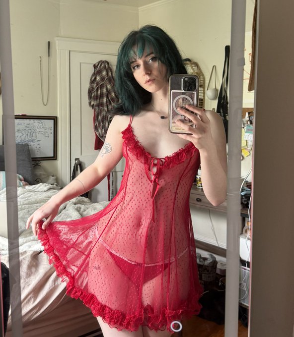 Hickey - 2 pic. Gonna listen to imaginal disk and smoke weed in bed all day in my pretty new lil dress <(030)> https://t.co/jWOvzqCHld