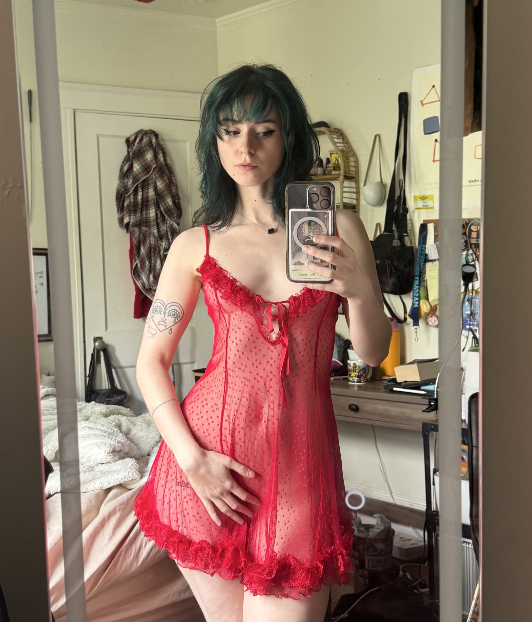 1 pic. Gonna listen to imaginal disk and smoke weed in bed all day in my pretty new lil dress <(030)> https://t.co/jWOvzqCHld