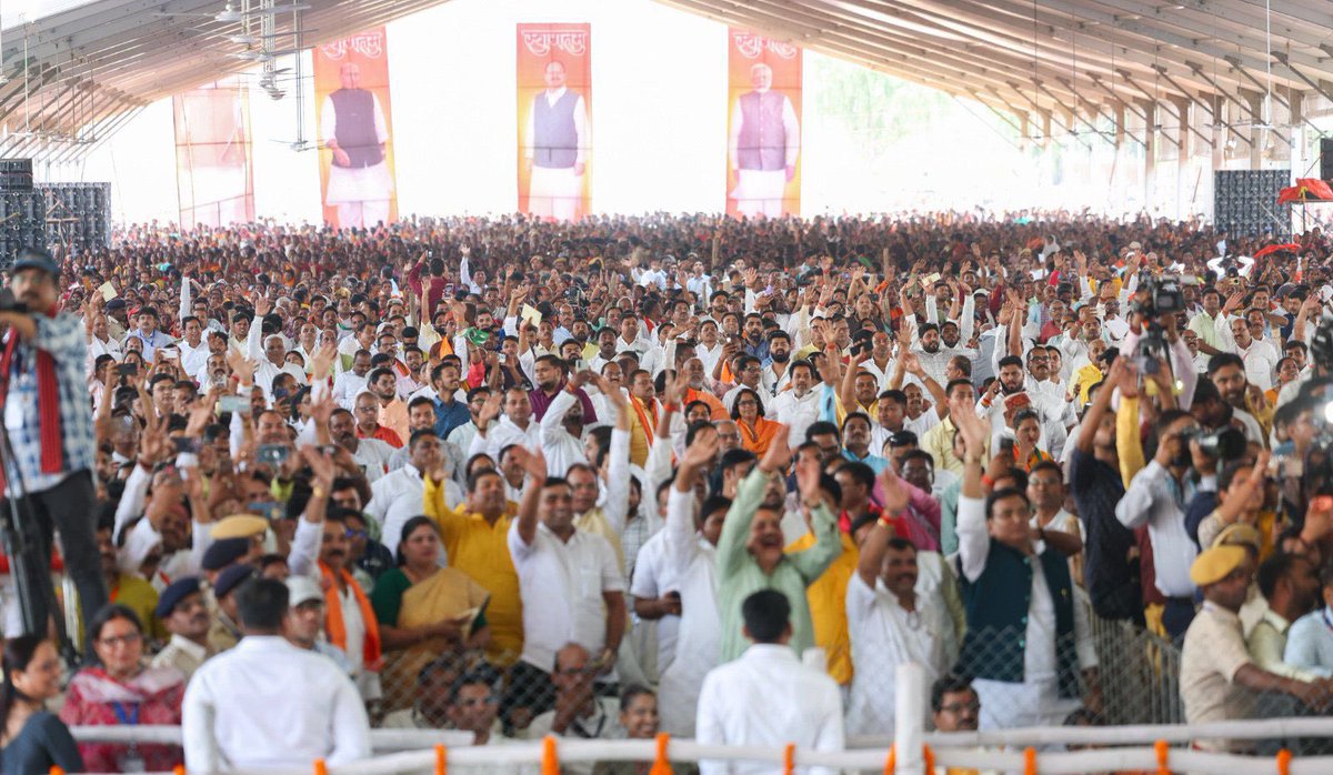 “मैं नीतीश मिश्रा, ईश्वर की शपथ लेता हूँ कि…”

बिहार की एनडीए सरकार में मुझे पुनः मंत्री पद का दायित्व मिलने पर यशस्वी प्रधानमंत्री आदरणीय श्री नरेन्द्र मोदी जी, माननीय गृहमंत्री आदरणीय श्री अमित शाह जी, भाजपा के राष्ट्रीय अध्यक्ष माननीय श्री नितिन नवीन जी, माननीय मुख्यमंत्री