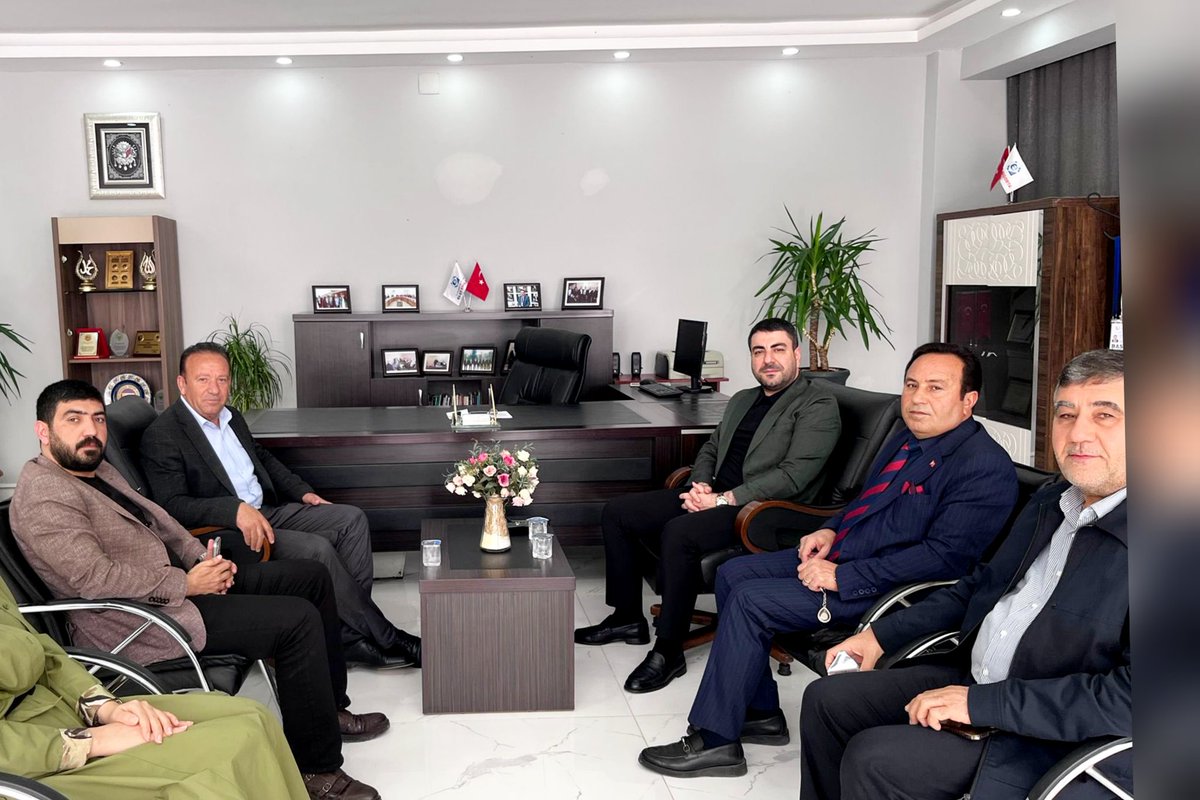 OElci24's tweet photo. Karaköprü AK Parti İlçe Başkanı Av. Orhan Çelik   ve Yön. Kur. Üyelerine işyerimize yapmış oldukları nazik ziyaretleri için teşekkür ederiz. https://t.co/r8HqUTBHbY