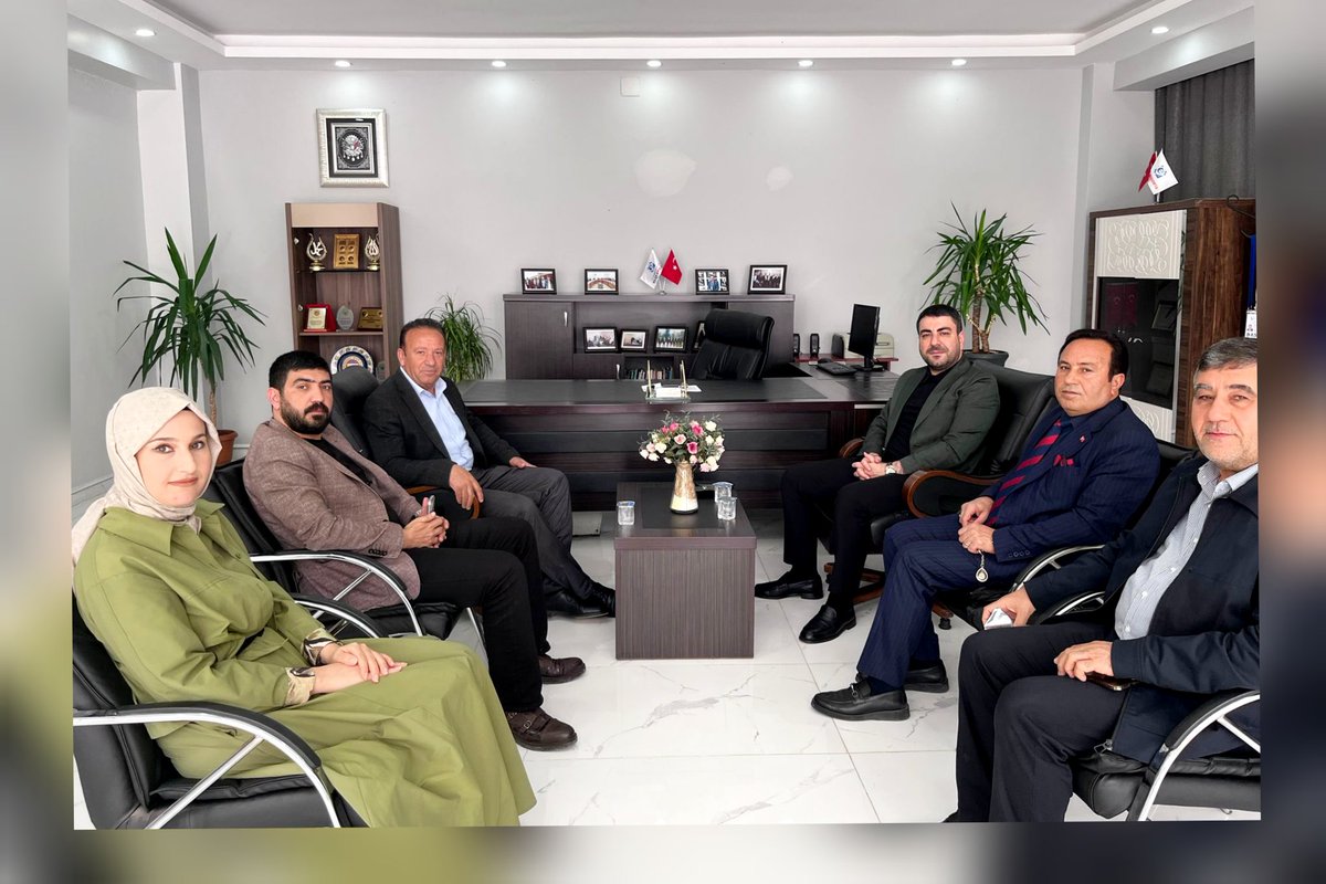 OElci24's tweet photo. Karaköprü AK Parti İlçe Başkanı Av. Orhan Çelik   ve Yön. Kur. Üyelerine işyerimize yapmış oldukları nazik ziyaretleri için teşekkür ederiz. https://t.co/r8HqUTBHbY