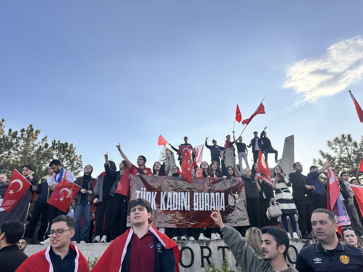 İstiklal Kadınları Hareketi tweet media